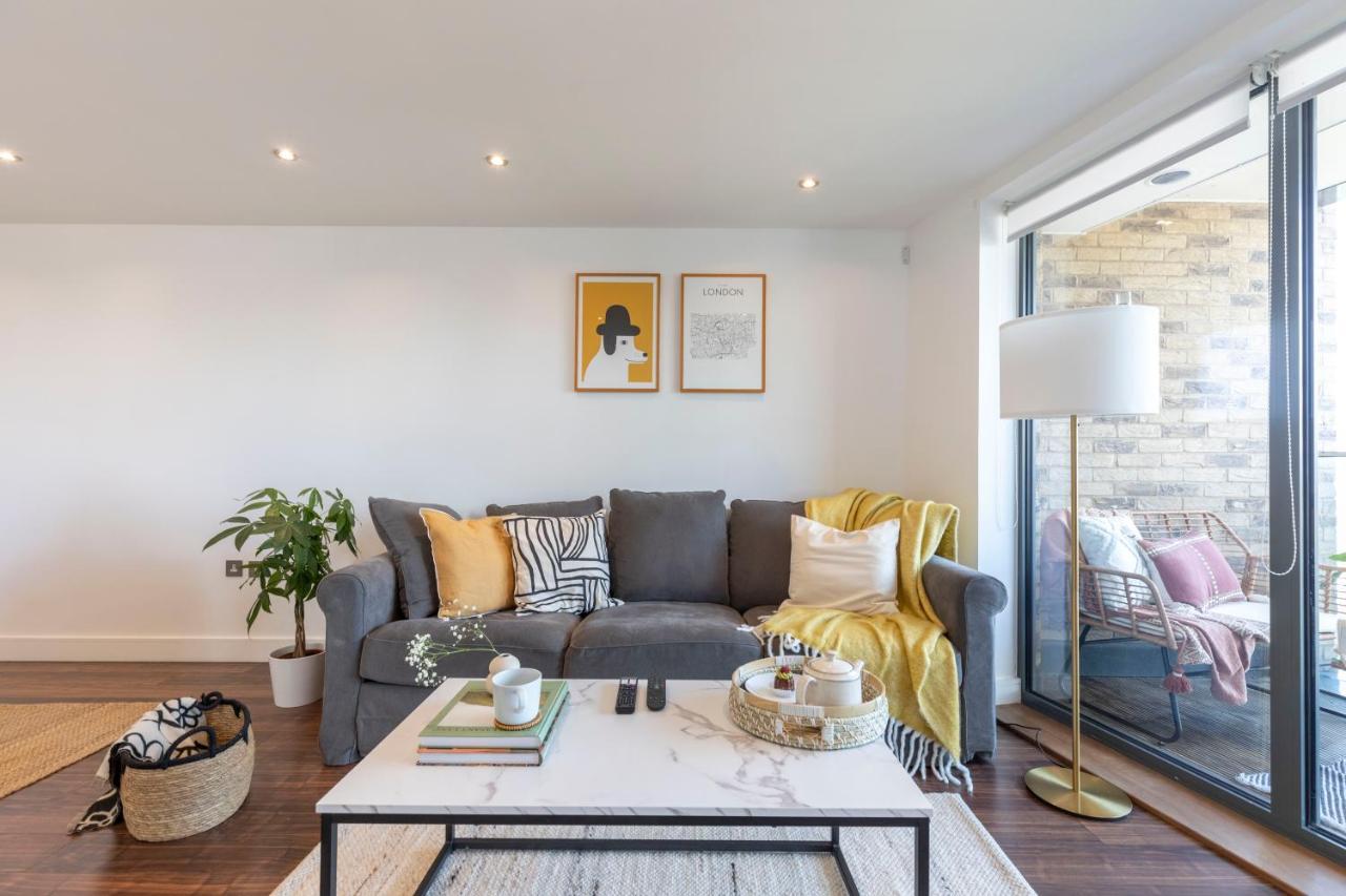 Modern Luxe Apt Just 10 Mins From Tower Bridge! Easy Access To Tube And Bus Londra Dış mekan fotoğraf