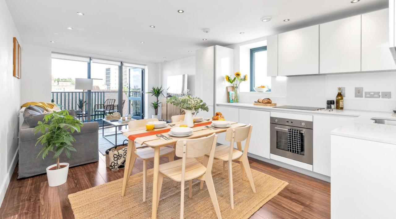 Modern Luxe Apt Just 10 Mins From Tower Bridge! Easy Access To Tube And Bus Londra Dış mekan fotoğraf