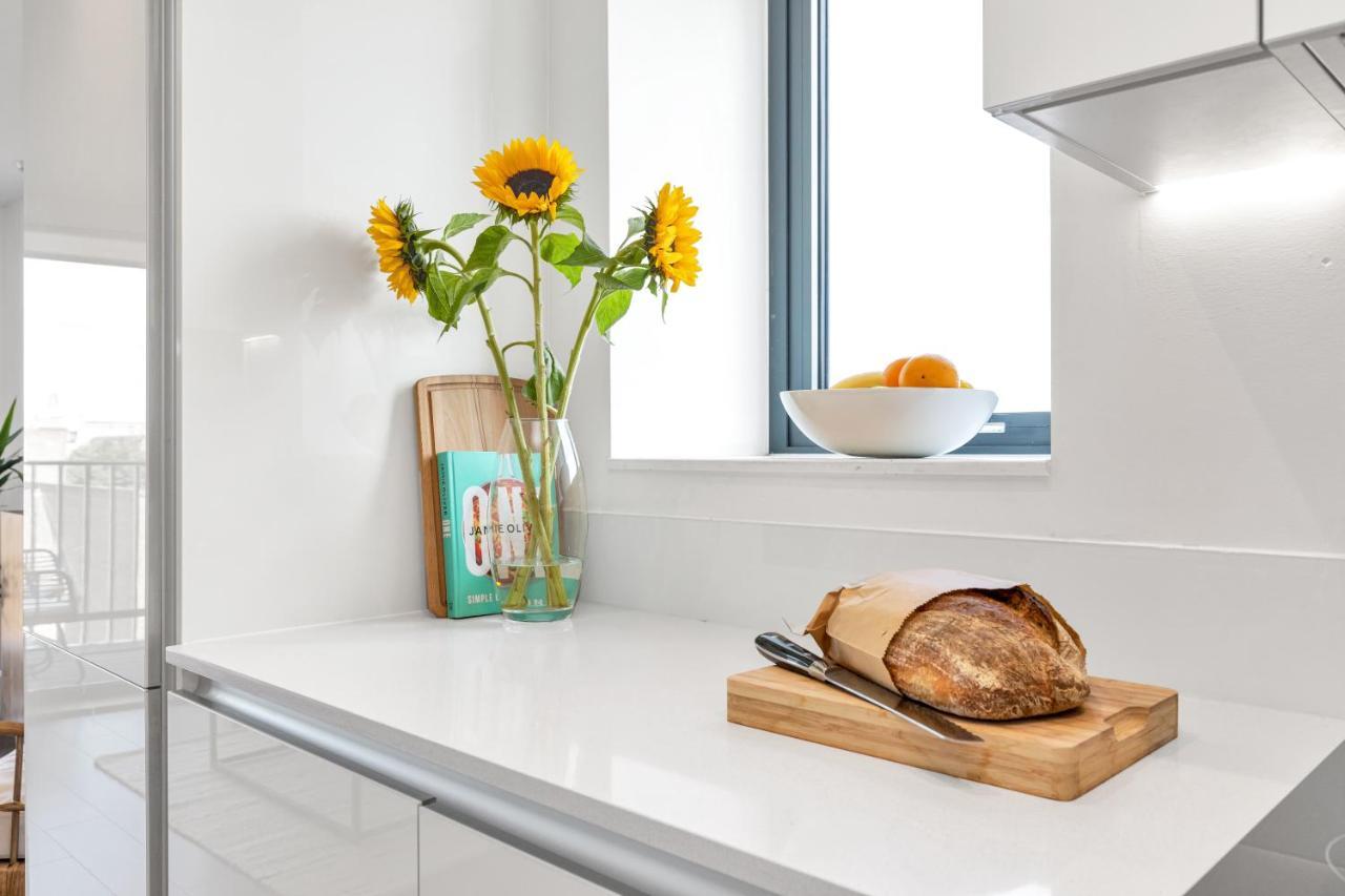 Modern Luxe Apt Just 10 Mins From Tower Bridge! Easy Access To Tube And Bus Londra Dış mekan fotoğraf